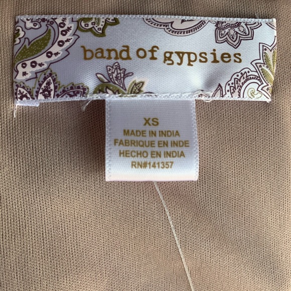 BAND OF GYPSIES NWT BLUSH FLORAL MINI DRESS - Picture 11 of 12